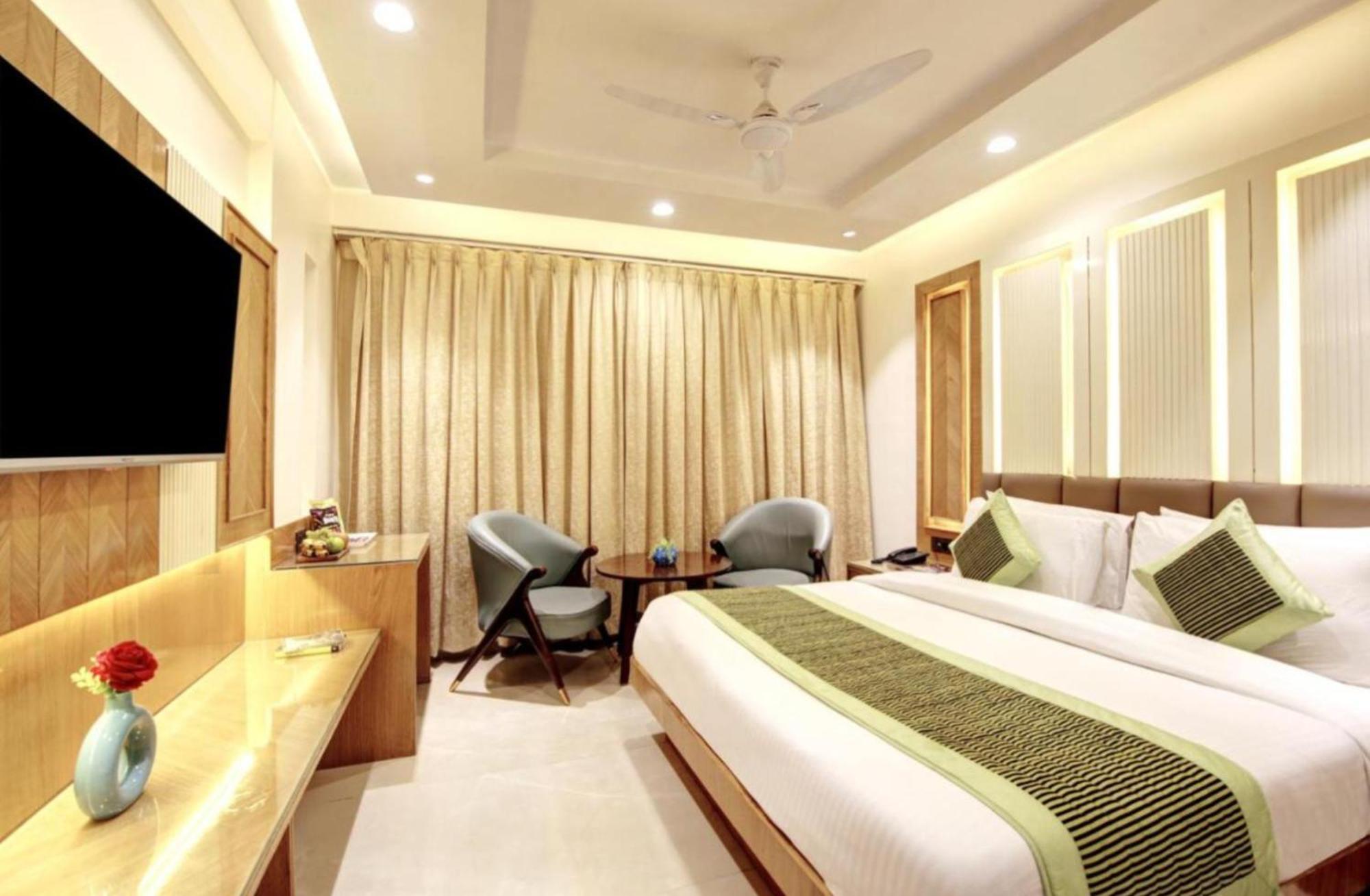 Hotel Platinum With Free Pickup-Delhi Airport Nueva Delhi Exterior foto